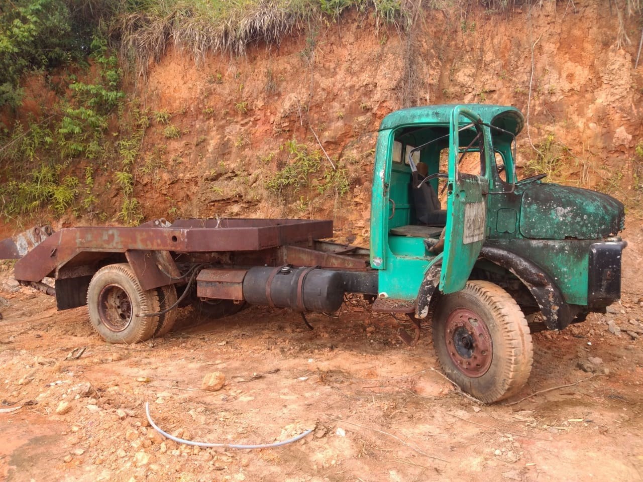 Camacã: Leilão de veículos e materiais sucateados da Prefeitura gera valor significante
